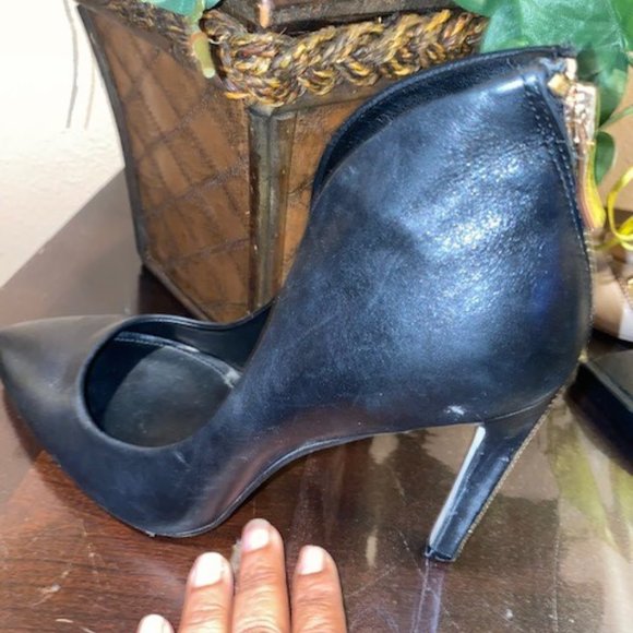 BCBG Black Leather Gold Zipper Heeled Pumps Size 9 - Picture 5 of 8
